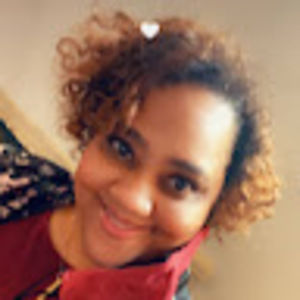 Meet your Posher, Adrienne